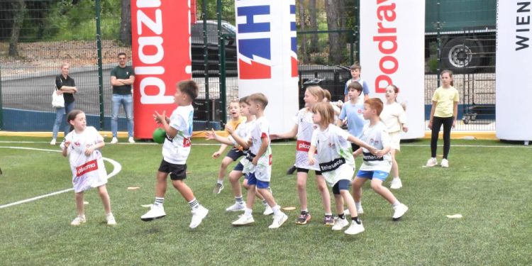 Kraljevica u znaku sporta: osnovci uživali u Plazma Sportskim igrama mladih na obnovljenom vanjskom igralištu