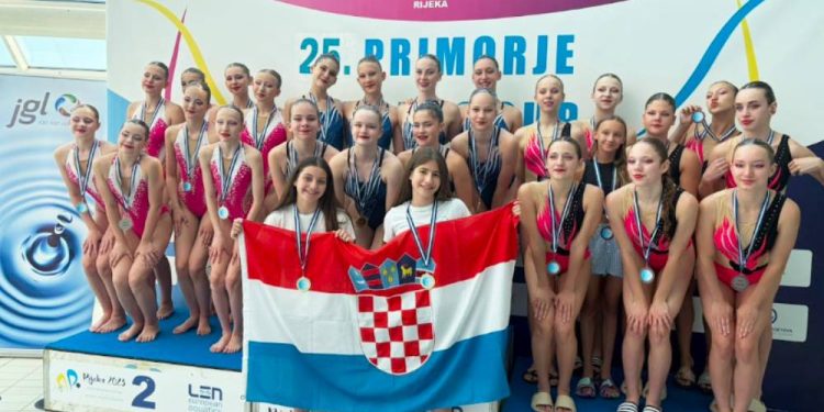 Klub umjetničkog plivanja Primorje Aqua Maris najuspješniji na jubilarnom Primorje Synchro Cupu!