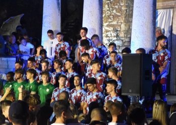 Zagrijavanje za početak sezone: Rijeka na Trsatu predstavila Kekovu momčad i Zigmanove dresove!
