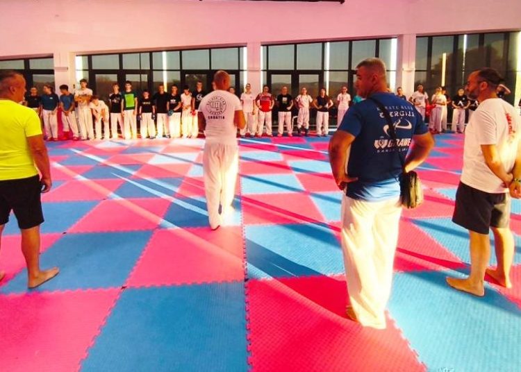 Više od stotinu mladih karatista iz čitave regije brusilo formu u Omišlju