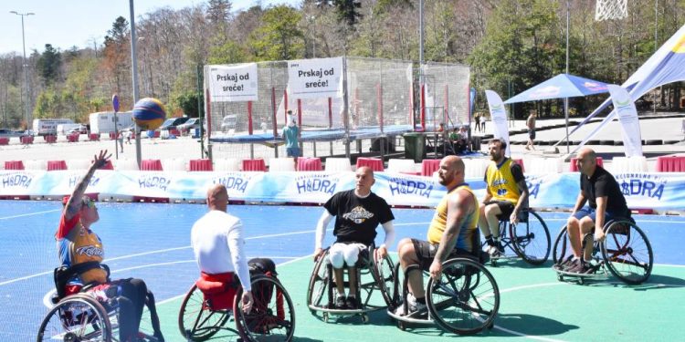 Inspirativni vikend na omiljenom izletištu: Košarkaši u kolicima i paraboćari sudjelovali na Sportskom licu Platka
