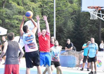 Rekreativni „mravinjak“ na Platku: Veliki broj sudionika na jubilarnom 10. Sportskom licu Platka!